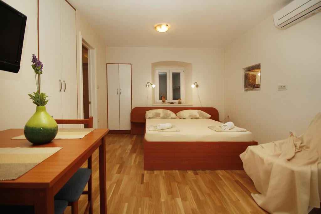 Apartments Caralipeo Makarská Pokoj fotografie